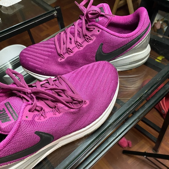 Nike running shoes - Picture 2 of 4